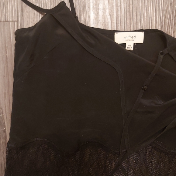 Aritzia Wilfred Silk Top - Picture 5 of 8
